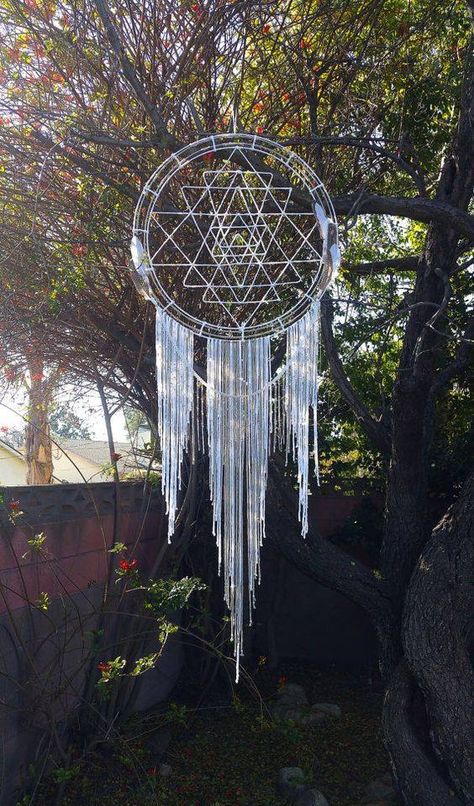 geometric dream catcher Dreamcatcher Diy, Atrapasueños Diy, Tre Kunst, Dream Catcher Tutorial, Dream Catcher Craft, Dream Catcher Diy, Beautiful Dream, Dreamcatchers, Hippie Chic