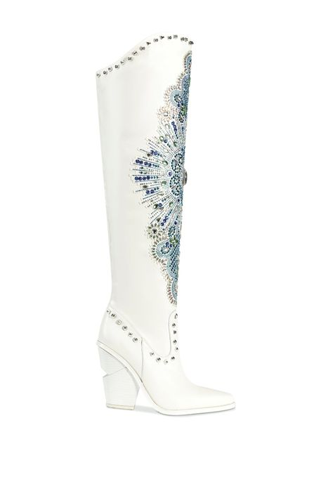 AXELBEAT-WHITE WESTERN BOOT Cowgirl Boots Summer, Music Festival Shoes, Cute Cowgirl Boots, Knee High Cowboy Boots, White Cowboy Boots, Festival Shoes, Music Festival Outfit, Coachella Outfit, Western Boot