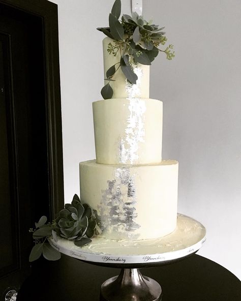 Marise Kaye on Instagram: “Buttercream with natural foliage and succulents supplied by  @beau sie highlights in silver leaf at @delameremanor .#freshflowersoncake…” Silver Leaf Cake, Leaf Cake, Diy Wedding Cake, Fresh Flower Cake, Silver Leaf, Pillar Candles, Plastic Bag, Diy Wedding, Wedding Cake