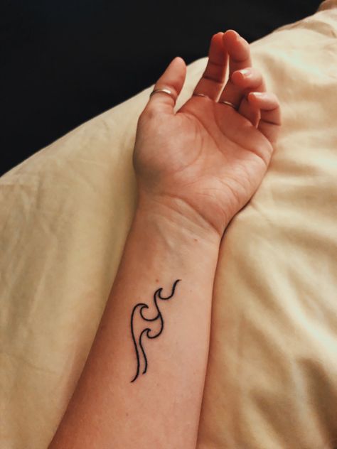 Wrap Around Wave Tattoo, Two Waves Tattoo Simple, Ocean Wave Wrist Tattoo, Simple Ocean Wave Tattoo, Wave Tattoo Simple Wrist, Delicate Wave Tattoo, Chopper Painting, Simple Wave Tattoo, Wave Tattoos