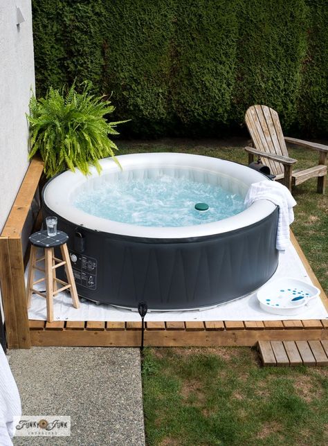 Inflatable Hot Tub Ideas, Coin Spa, Outdoor Summer Decor, Stock Tank Pools, Hot Tub Patio, Inflatable Hot Tub, Hot Tub Accessories, Hot Tub Ideas, Hot Tub Deck