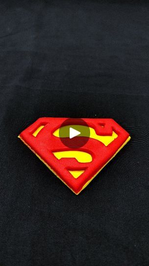 37K views · 144 reactions | How to make superman logo wih fondant / fondant superman logo / cake topper / superman logo tutorial
.
.
.
Hi this is the easy way to make superman logo with fondant without cutter
.
.
.
#fondant
#fondantdoll
#fondantfigurine
#caketopper
#fondantsupermanlogo
#cake
#cakes
#cakeart
#cakeartist
#cakedesign
#cakedecorating
#birthdaycake
#weddingcake
#gumpaste
#modellingchocolate | Antony Bidesh | Kamaal Khan · O O Jaane Jaana Drip For Cake, Superman Cakes, Superman Cake, Logo Superman, Logo Tutorial, Logo Cake, Fondant Cake Toppers, Superman Logo, Cake Logo