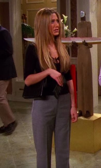 Friends Rachel Outfits, 90s Models Off Duty, Jennifer Anniston Style, Rachel Green Friends, Rachel Green Style, Jeniffer Aniston, Minimalist Wardrobe Capsule, Rachel Green Outfits, Rachel Friends