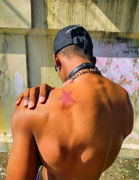 Starboy Tattoo Ideas, Jojo Birthmark Tattoo, Tattoos With Stars Men, Joe Star Birthmark Tattoo, Red And Black Star Tattoo, Jjba Star Tattoo, Joestar Tattoo, Red Tattoo Black Skin, Red Ink Star Tattoo