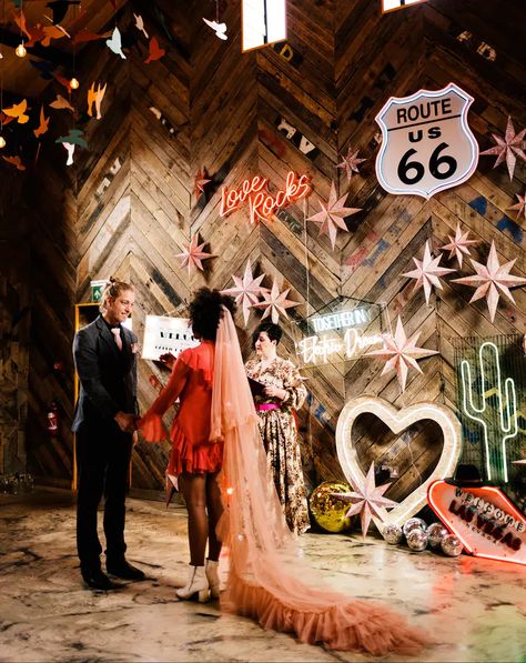 Neon Wedding Inspiration in a Barn - Rock My Wedding Shed Wedding, Colored Wedding Dress, Mini Wedding Dresses, Rock My Wedding, Neon Wedding, Retro Wedding, Las Vegas Weddings, Vegas Wedding, Wedding Advice