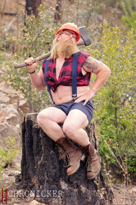 Funny Photoshoot, Bodyguard Services, Funny Calendars, Calendar Shoot, Funny Photography, Scantily Clad, Funny Profile Pictures, Photo Series, Lumberjack