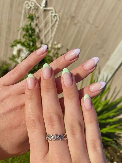 @allbygrace instagram Purple French Tip Nails, Purple French Tip, Trending Nail Colors, Color French Manicure, Nail Colors And Designs, Short Coffin Nails Designs, Purple French, Lilac Nails, Simple Gel Nails