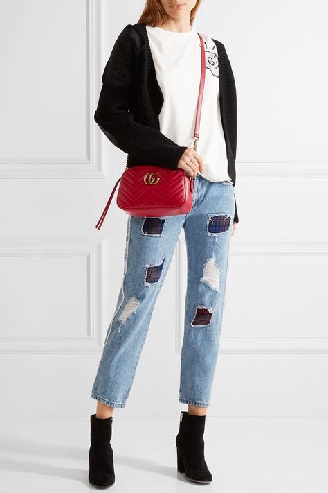 Body Bag Outfit, Cross Body Bag Outfit, Gucci Marmont Mini, Hibiscus Red, Gucci T Shirt, Bags Online Shopping, Gucci Marmont, Bags Gucci, Camera Bags