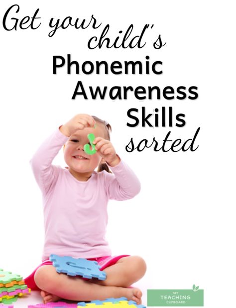 How to teach phonemic awareness skills in the early years classroom. Teaching phonemic awareness in kindergarten and Prep is one part of an effective reading program. Early childhood teachers teach phonemic awareness with and explicit teaching focus on recognising and manipulating sound units— phonemes. See how I explicitly teach phonemic awareness to my preschool children. #phonemicawareness #teachingphonemicawareness #phonemicawarenessactivities Phonemic Awareness Games, Play Based Classroom, Elementary Literacy Activities, Fun Phonics Activities, Early Years Classroom, Social Stories Preschool, Phonemic Awareness Activities, Early Reading Skills, Life Skills Special Education