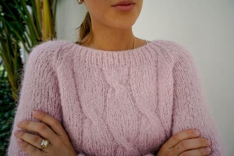 Fluffy Alpaca, Womens White Sweater, Pink Powder, Knit Stockings, Handmade Sweater, Stocking Pattern, Merino Sweater, Sweater Outfit, Hand Knit Scarf