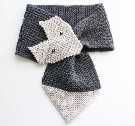 Foxy Garter Stitch Scarf - Everyone loves animal-inspired knits and we have a perfect and unique way for you to stay warm this winter with the Foxy Garter Stitch Scarf. This easy DIY scarf primarily uses a simple garter stitch and a bit of ribbing in the middle, making it perfect for beginners. This fee knitting pattern shows you how to knit a scarf in two different sizes so that your child can join in the wild fun. Fox Scarf Pattern, Knitted Scarfs, Garter Stitch Scarf, Garter Stitch Knitting, Fox Scarf, Beginner Knitting Pattern, Knit Projects, Diy Scarf, Scarf Knitting