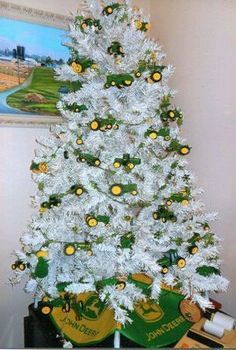 John Deere Christmas Tree John Deere Christmas Tree, John Deere Crafts, John Deere Decor, Wallpaper Iphone 4k, John Deere Birthday, John Deere Tractor, Halloween Wallpaper Iphone, Western Christmas, Holiday Christmas Tree