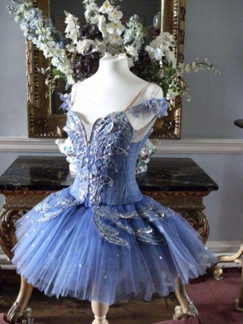 The Royal Ballet     — în Paris, France. Ballet Costumes Tutus, Classical Ballet Tutu, The Royal Ballet, Ballet Russe, Tutu Ballet, Blue Tutu, Ballerina Tutu, Ballet Inspiration, 파티 드레스