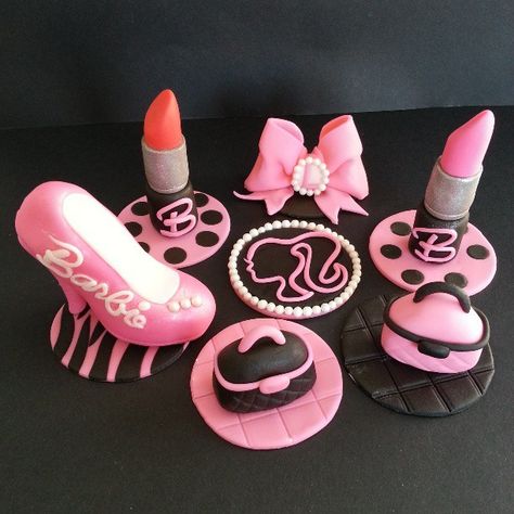 Ideas For Cupcakes, Barbie Cupcakes, Cupcakes Fondant, Lipstick Mac, Fondant Cupcake Toppers, Barbie Theme, Barbie Cake, Fondant Cupcakes, Themed Cupcakes