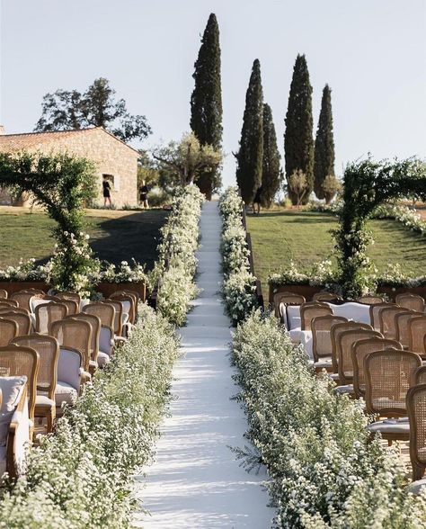 Vincenzo Dascanio, Tuscan Inspired Wedding, Mykonos Wedding, Dream Wedding Reception, Elegant Wedding Venues, Wedding Planning Decor, Tuscan Wedding, Wedding Ceremony Backdrop, European Wedding