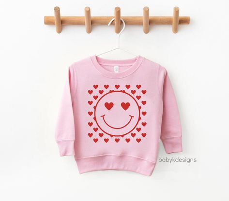 Valentine’s Day Shirts For Kids, Valentines Shirts For Kids, Valentines Day Shirts For Kids, Diy Valentine's Shirts, Shirts Preppy, Girls Valentines Outfit, Valentines Shirts, Girls Valentine Shirt, Kids Valentines Shirts