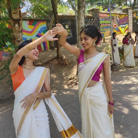 Indian Saree Aesthetic, Onam Pics, Cousins Pics, Onam Photos, Desi Poses, South Indian Saree, Saree Aesthetic, Saree Pic, Onam Outfits