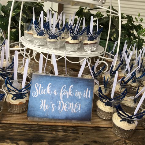 Air Force Retirement Party Ideas For Men, Retirement Party Cupcakes, Retirement Cupcakes For Men, Blue Retirement Party Decorations, Air Force Retirement Cupcakes, Air Force Retirement Ceremony Ideas, Air Force Cupcakes, Man Retirement Party Ideas, Navy Retirement Centerpieces