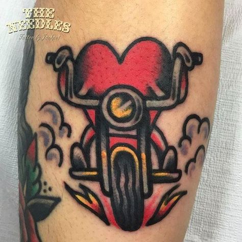 Skull Biker Tattoo, Traditional Motorcycle Tattoo, Cover Up Finger Tattoos, Biker Tattoos Designs, Traditional Tattoo Flash Art, Traditional Tattoo Flowers, Vintage Tattoo Design, Biker Tattoos, Flame Tattoos