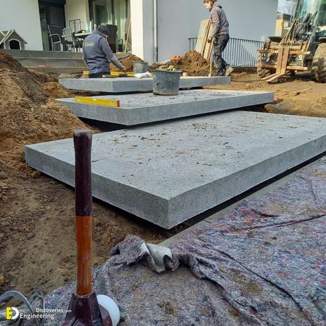 Diy Floating Concrete Steps, Concrete Steps Diy, Floating Cement Steps, Floating Patio Ideas, Floating Front Steps, Floating Steps Outdoor, Diy Concrete Steps, Floating Concrete Steps, 1960s Ranch House Exterior