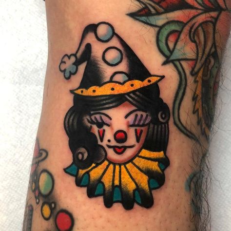 Tattoo artist Akira Latanzio, color old school traditional tattoo | USA Circus Tattoo, Old School Tattoos, Traditional Tattoo Inspiration, Traditional Style Tattoo, Clown Tattoo, Biker Tattoos, Kunst Tattoos, Tattoos Mandala, Traditional Tattoo Sleeve