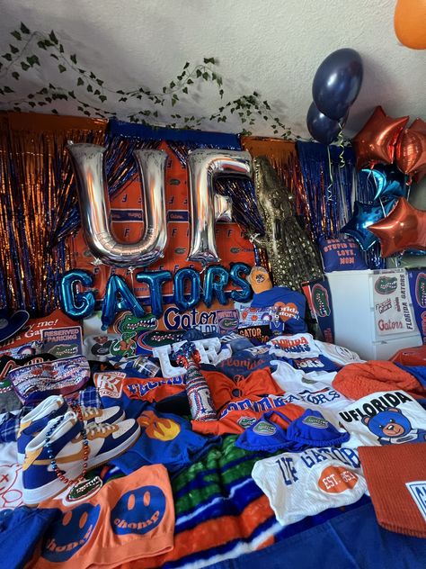 Uf Dorm Room University Of Florida, Uf Bed Party, Fsu Vs Uf, Uf Dorm, College Bed, Tailgate Outfits, Bed Party, 2025 Goals, Uf Gators