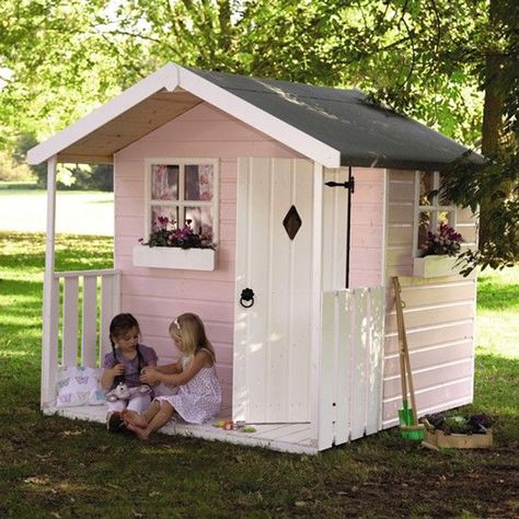 20 Cheerful Outdoor Kids Playhouses | Home Design And Interior Outdoor Playhouse Interior, Ringel Shirt, Backyard Playhouse Ideas, Outdoor Kids Playhouse, Pink Playhouse, Outside Playhouse, Kids Playhouse Outdoors, Childrens Playhouse, Garden Playhouse