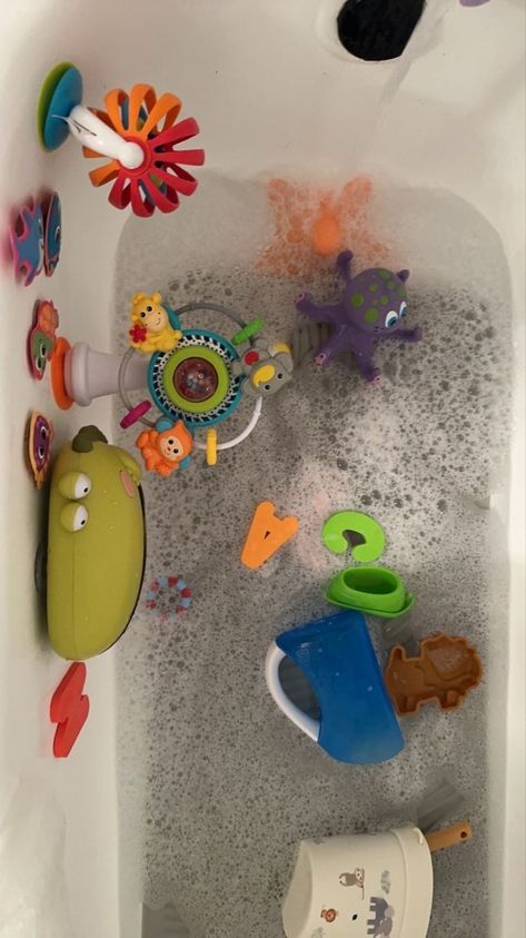 Dinosaur Bath Toys, Kids Toys Aesthetic, Bath Tub Fun, Kids Bathtub, Kids Bubble Bath, Toddler Bath Time, Kids Bath Toys, Bath Toys For Toddlers, Toddler Bath