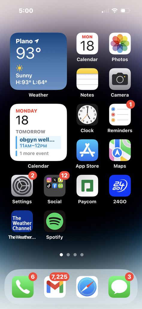 Organizing Phone Apps Aesthetic, Organisation Iphone Apps, App Organization Iphone, Organize Phone Apps, Ios App Iphone, Calendar App, Iphone Home Screen Layout, Digital Organization, Organization Apps