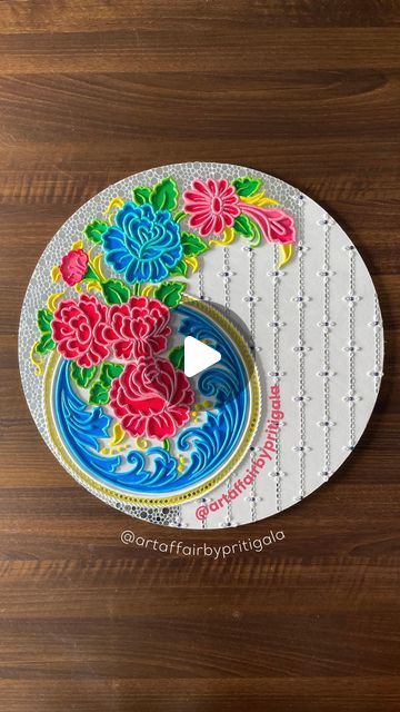 Lippon Art, Mosaic Art Diy, Lippan Art, Kutch Work, Pencil Drawings Easy, Level Design, Flowers Bloom, Plate Art, Indian Decor