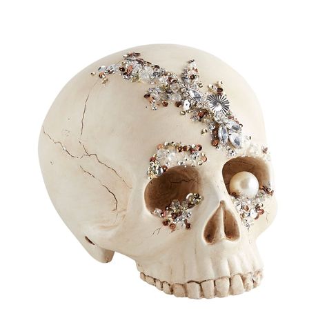 Bejeweled Skull Halloween Decor Skull Halloween Decor, Stylish Halloween Decor, Diy Halloween Dekoration, Chic Halloween Decor, Halloween Chic, Elegant Halloween Decor, Halloween Living Room, Halloween Decor Diy, Casa Halloween