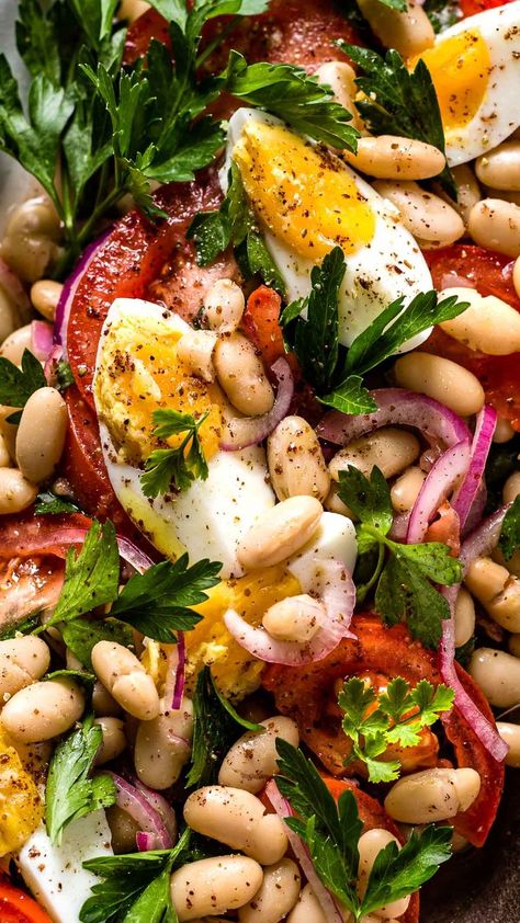 Piyaz Turkish White Bean Salad Arabisk Mad, Turkish Salad, Navy Beans, White Bean Salad, Easy Salad, Red Onions, Frugal Meals, Meal Recipes, Easy Salad Recipes