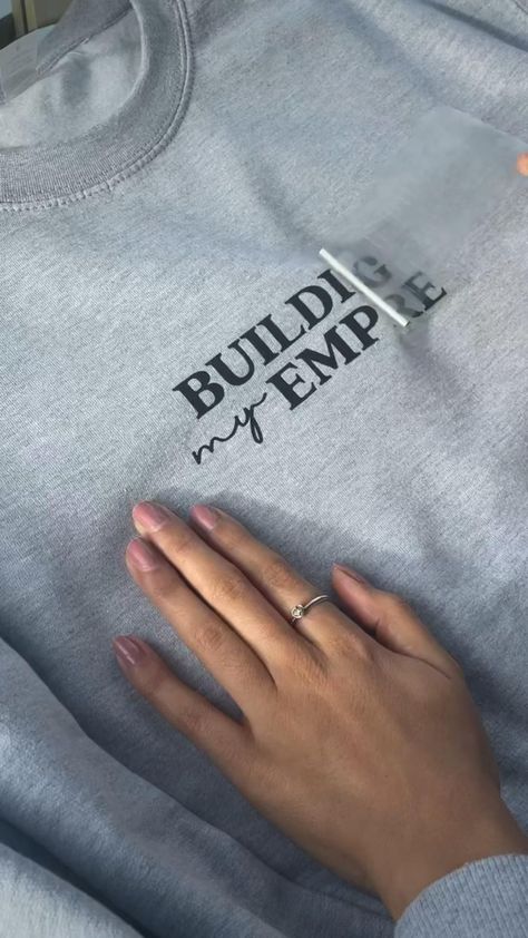 Empowering women sweatshirt, building my empire sweatshirt in grey. Sweatshirt Business, Building My Empire, Small Business Clothing, Small Business Shirt, Tshirt Printing Business, T Shirt Design Ideas, Christian Shirts Designs, Creative T Shirt Design, Trendy Shirt Designs