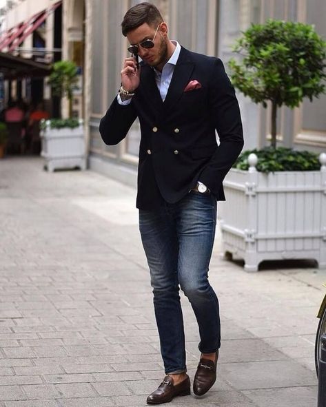 How To Wear A Double Breasted Suit? - Men’s Double Breasted Suit Ideas Tuxedo Fashion, Black Double Breasted Blazer, Double Breasted Suit Men, Blazer Outfits Men, Herren Style, Blazer Casual, Mens Fashion Blazer, Mens Fashion Edgy, Mens Fashion Smart