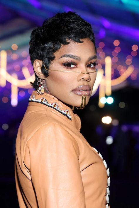 Teyana Taylor Pixie, Coachella Outfits 2023, Tianna Taylor, Teyana Taylor Short Hair, Pixie Hawk, Taylor Fits, Short Haircuts Black Hair, Hairstyle 2024, Fringe Coat