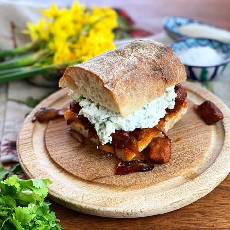 Recipe for the ULTIMATE chorizo sandwich with whipped feta Chorizo Sandwich Recipes, Chorizo Sandwich, Easy Spanish Recipes, Sausage Sandwiches, Spanish Recipes, Summer Breakfast, Whipped Feta, Cold Soup, Light Snacks