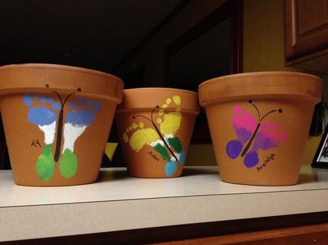 Butterfly footprint flower pot Butterfly Footprints, Arts And Crafts For Children, Crafts Presents, Plant Pots Crafts, Fun Kid Activities, Grandparents Gifts, Craft Presents, Flower Pot Ideas, Fun And Easy Crafts