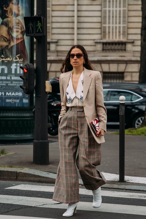 PFW Day 2 | Best Street Style at Paris Fashion Week Fall 2020 | POPSUGAR Fashion Photo 122 Erika Boldrin, Pfw Street Style, 2020 Street Style, Reportage Photography, Style Muse, Popsugar Fashion, Fashion Icons, Best Street Style, Fashion Week Street Style