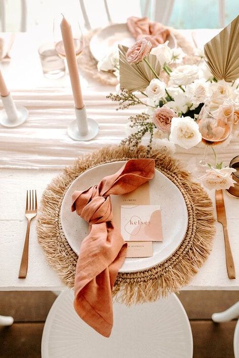 Modern Wedding Design, Tafel Decor, Boho Picnic, Wedding Table Settings, Wedding Mood, Place Setting, Bohemian Wedding, Byron Bay, Place Settings