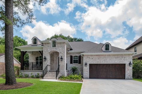 Brick Farmhouse, Brick Companies, Black Roof, Light Brick, Grey Brick, Brick Home, Roof Colors, Brick House, Classic Collection