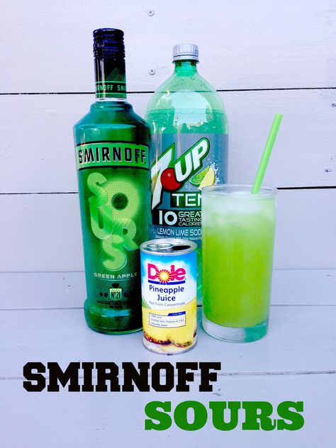 Smirnoff Sours Green Apple Vodka Recipe Smirnoff Sours, Green Apple Vodka, Plating Food, Presentation Food, Apple Vodka, Tipsy Bartender, Vodka Recipes, Liquor Drinks, Snacks Für Party