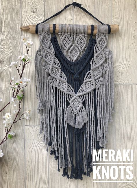 Grey Macrame Wall Hanging, Two Tone Macrame, Grey Macrame, Boho Yarn, Macrame Wall Hanging Tutorial, Macrame Wall Hanger, Single Twist, Makramee Diy, Macrame Backdrop