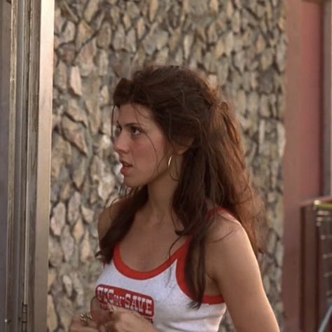 Slums Of Beverly Hills, Marisa Tomei Hot, Marissa Tomei, American Apparel Ad, Older Actresses, Marisa Tomei, Brown Hair Brown Eyes, Brain Rot, Mariska Hargitay