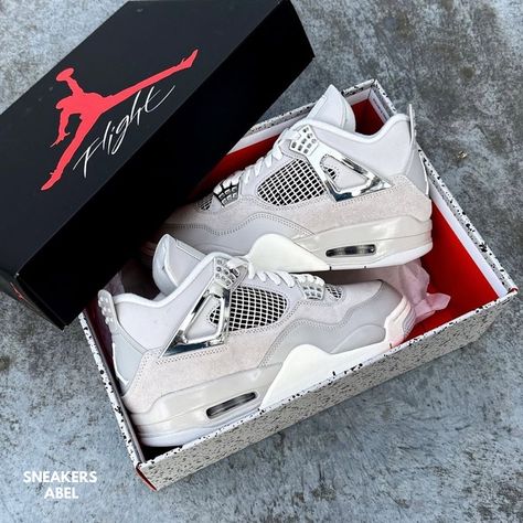 Air Jordan 4 Frozen Moments 🥶 #airjordan4frozenmoments #sneakersabel Frozen Moments, Jordan 4’s, Pretty Sneakers, Jordan 4s, Iron Ore, Retro 4, Shoes Sneakers Nike, Exclusive Sneakers, Fresh Shoes