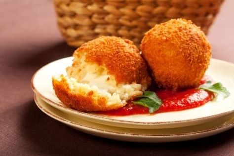 Arancini Recipe, Italian Rice, Gluten Free Italian, Italian Recipes Authentic, Croquettes, Fried Food, Italian Dishes, Finger Food, Rice Recipes