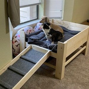 Lifted Dog Bed, Dog Bed Platform, Dog Bed Inspiration, Oversized Dog Bed, Diy Elevated Dog Bed, Dog Ramp Diy, Dog Bunk Beds, Dog Beds For Large Dogs, Dog Ramp For Bed