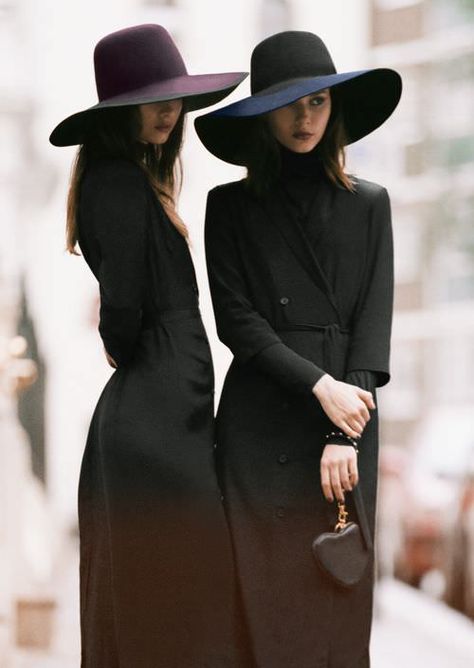 A Modern Witch - Album on Imgur Black Wednesday, Golden Globes Red Carpet, Women In Black, Witch Fashion, Dark Energy, Witchy Fashion, Modern Witch, Witch Outfit, Neue Outfits