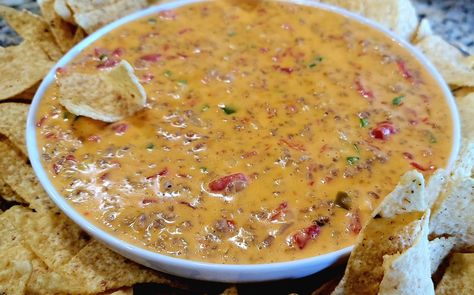 Spicy Sausage & Queso Dip - Cook'n with Mrs. G Sausage Queso Dip, Sausage Queso, Queso Dip Recipe, Homemade Pita Chips, Queso Dip Recipes, Fresh Tortillas, Vegetable Chips, Velveeta Cheese, Hot Italian Sausage