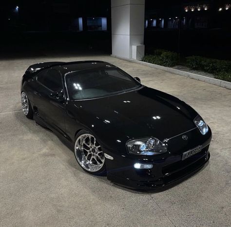 Mk4 Supra, Japan 90s, Raw Aesthetic, Carros Bmw, Supra Mk4, Toyota Supra Mk4, Pretty Cars, Drag Cars, Black On Black