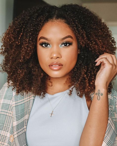 Ethereal Eyeshadow, Alyssa Marie, Natural Curly Hair Cuts, Highlights Curly Hair, Braids Hairstyles Pictures, Colored Curly Hair, Pelo Afro, Big Chop, First Day Of Spring